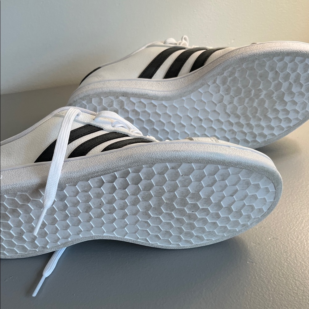 Adidas Classic White Sneakers with Black Stripes - Picture 3 of 3